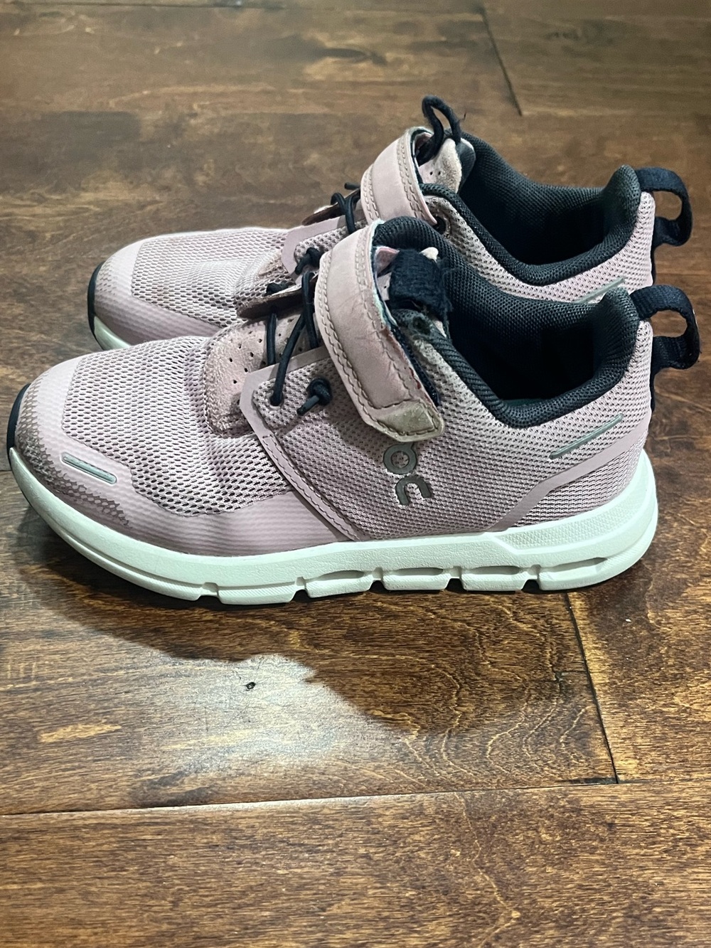 On Running Kids Light Pink Sneakers with Black Trim